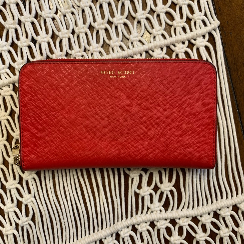 Henri Bendel wallet